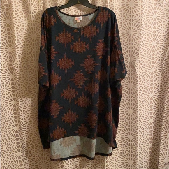 LuLaRoe-Irma- Green with Aztec pattern Long Top - Picture 4 of 8